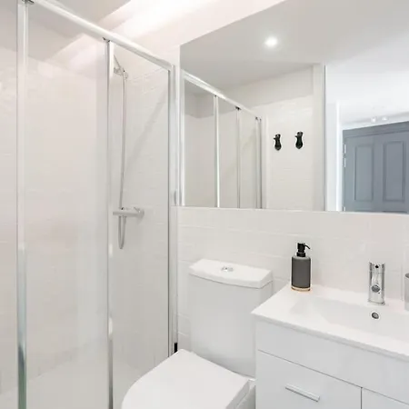 Apartament Urban In Flores 2 *